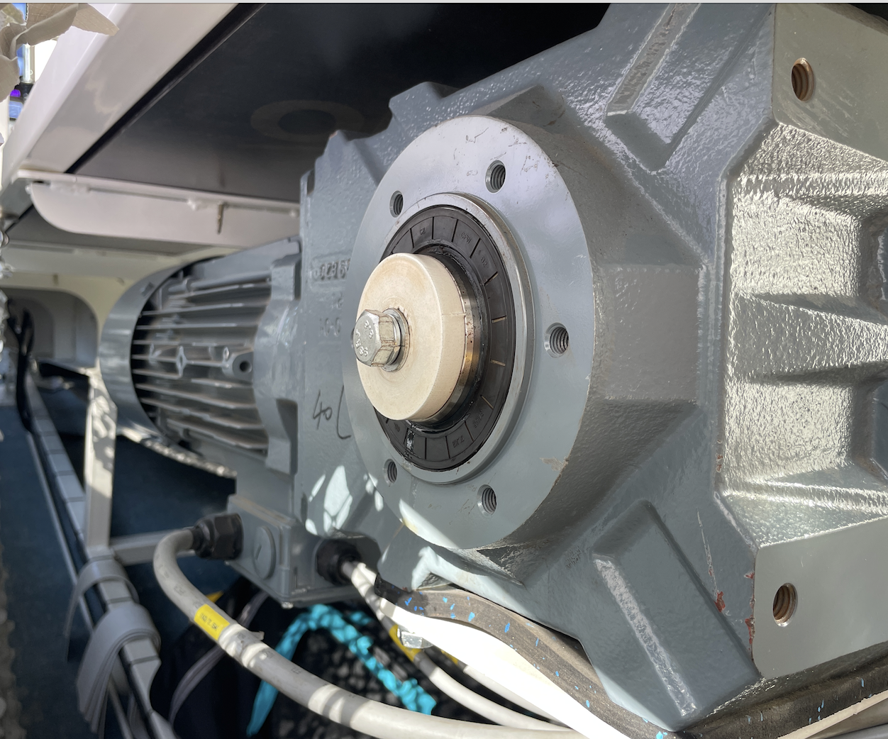 Bauer Motor 3/4 view from back